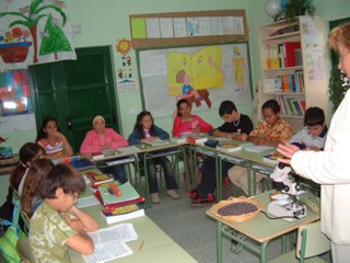 Rescate del cultivo de la cochinilla - Niños en clase
